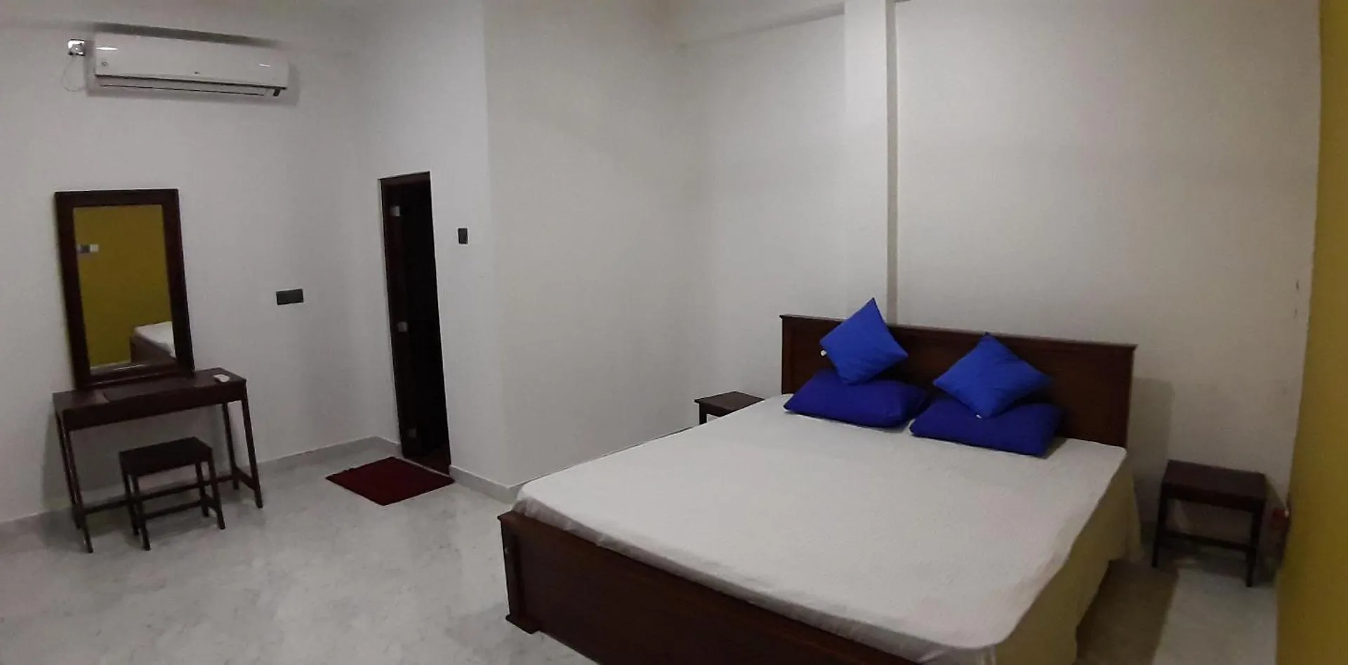 Airport Pearl Garden Transit Hotel Катунаяка Проживание в семье