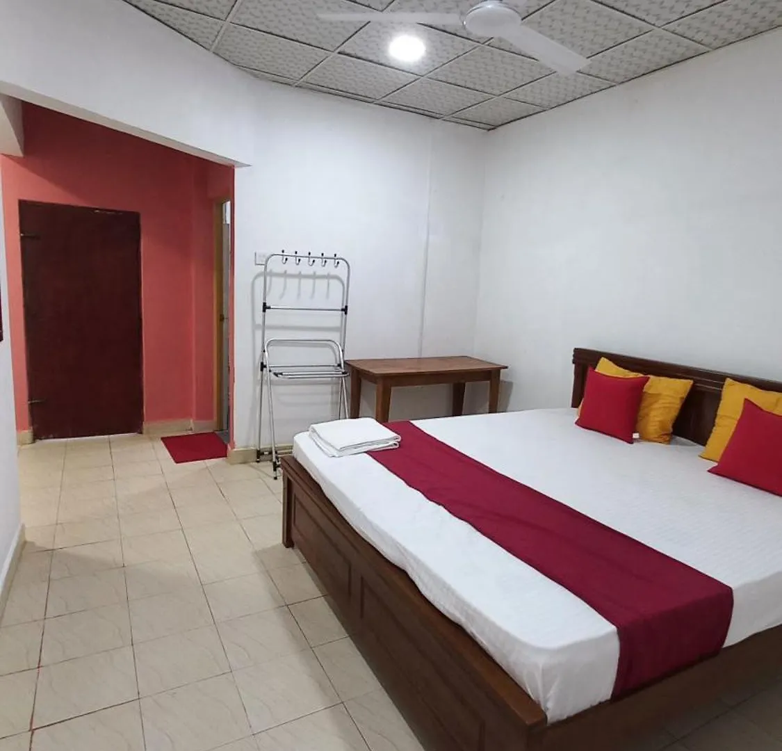 Проживание в семье Airport Pearl Garden Transit Hotel Катунаяка