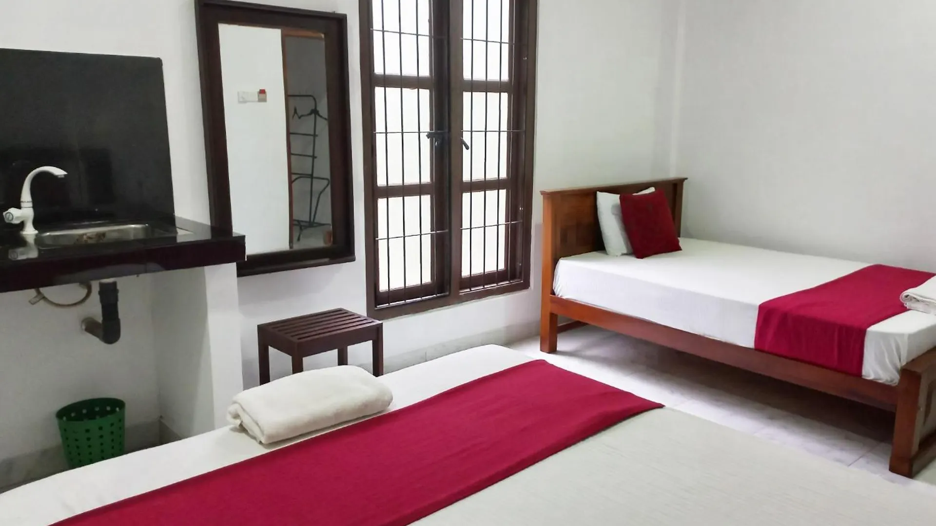 Airport Pearl Garden Transit Hotel Катунаяка